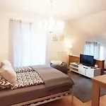 Bed & Breakfast Homesuitehome Meran