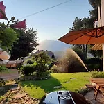 Homesuitehome Bed and Breakfast 3*