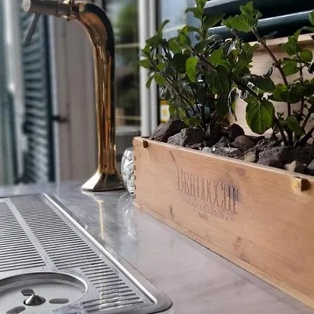 Homesuitehome לינה וארוחת בוקר 3*