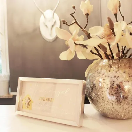 Home Suite Home Bed & Breakfast 住宿加早餐酒店