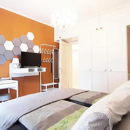 Home Suite Home Bed & Breakfast 住宿加早餐酒店 3*