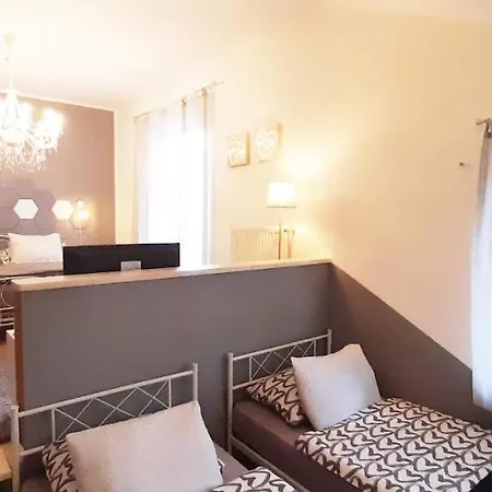 Home Suite Home Bed & Breakfast Bed & Breakfast