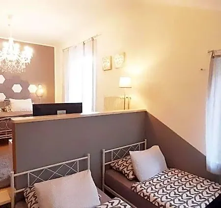 Homesuitehome Готель типу 