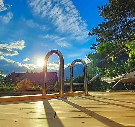 Homesuitehome 3*
