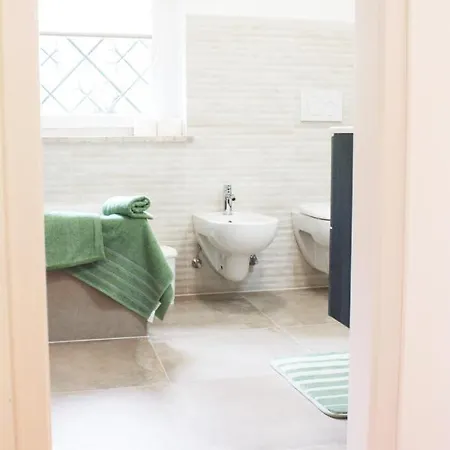 Home Suite Home Bed & Breakfast 住宿加早餐酒店