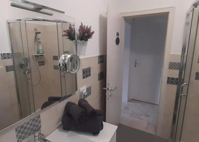 Bed & Breakfast Homesuitehome Merano