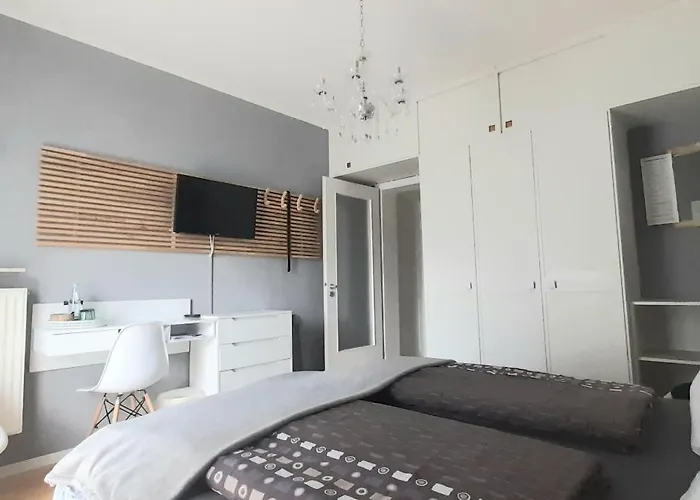 Bed & Breakfast Homesuitehome 3*